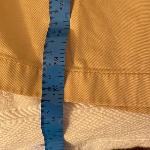 Mens size S. uniqlo flat front shorts mustard colour. Good used condition - Picture 8 of 11